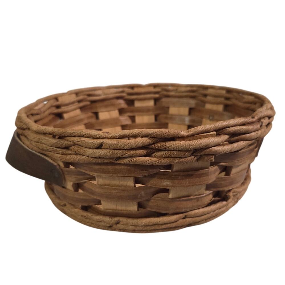 Vtg Pyrex Wicker 2 QT Round Casserole Basket Leather Handles Primitive